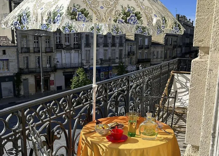 In The Heart Of Saint-michel * Bordeaux